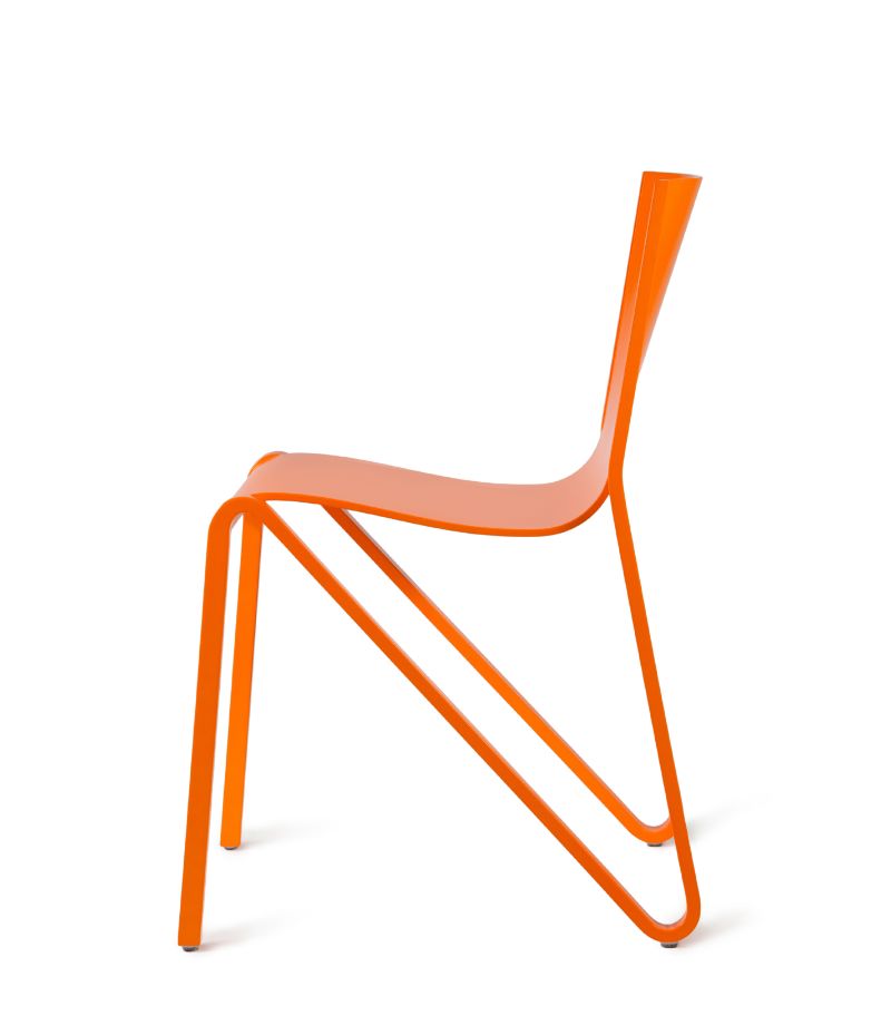scaun portocaliu lemn